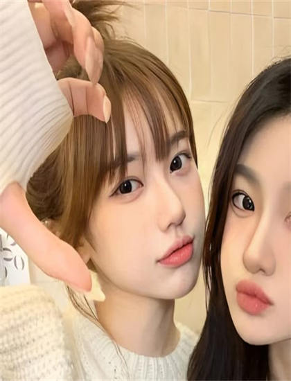 情色片艺术分析：《重生后我抢了仇人未婚妻》的市场表现与观众反响 ——深入探索情色片的艺术世界